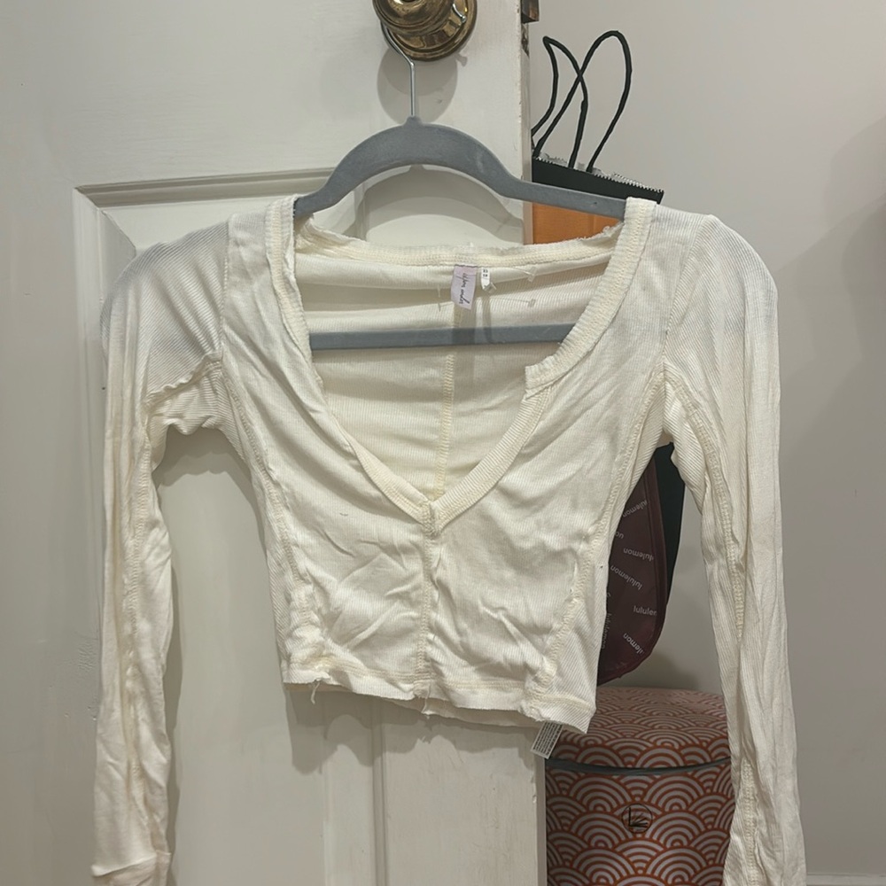 super cute urban outfitters white longe sleeve size xs